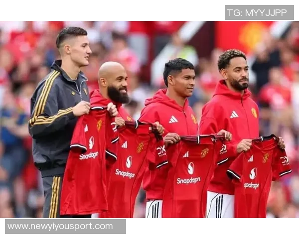 曼联因今夏贷款引援净债务首次突破十亿美元大关